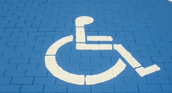 Parcheggio blu disabili